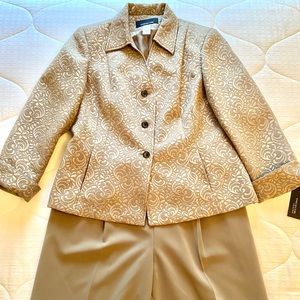 Jones New York Tan/Taupe women’s dressy/business pant suit (Size 16)